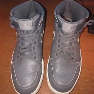 Jordan 1 (Wolf Grey)